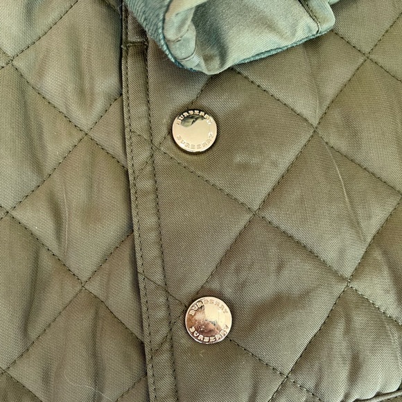 Burberry Safari jacket with belt. Military green. Size 4. Never worn - Picture 6 of 9
